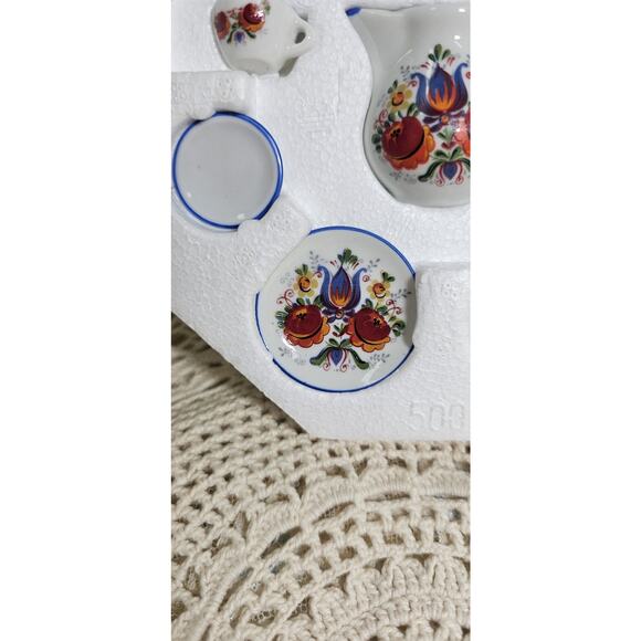 Reutter Miniature Floral Porcelain Tea Set - Picture 7 of 10